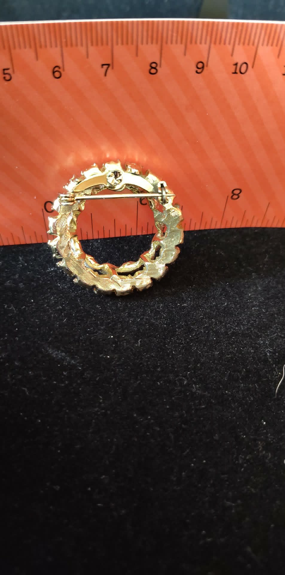 Vintage pink wreath brooch, nice sparkle