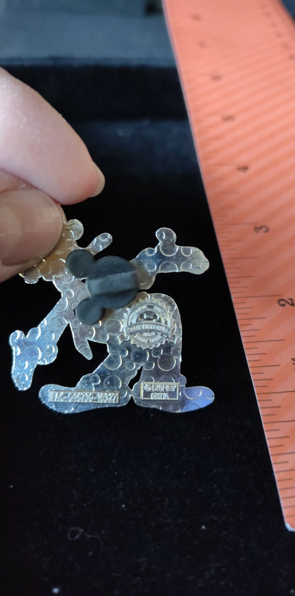 Vintage 2009 Disney Goofy trading pin 'Celebrate everyday ear hat collection'