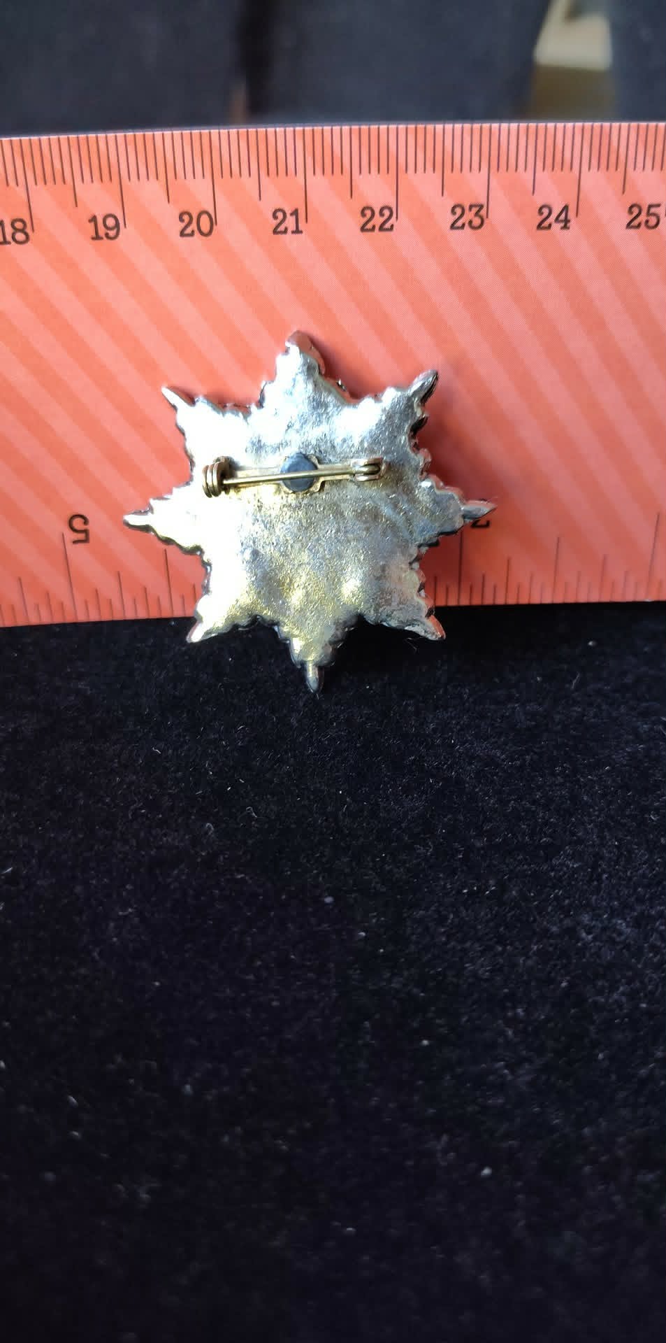 Vintage 50s-70s heraldic starburst brooch, unsigned