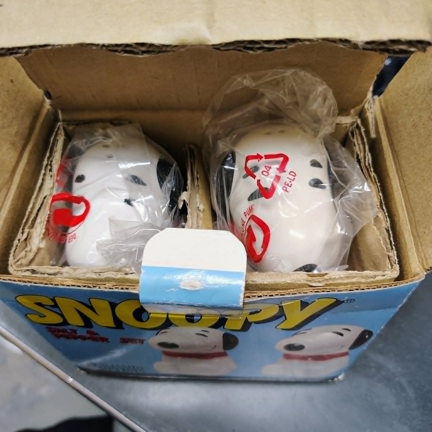 Snoopy Salt & Pepper shakers NOS, 1993 in box