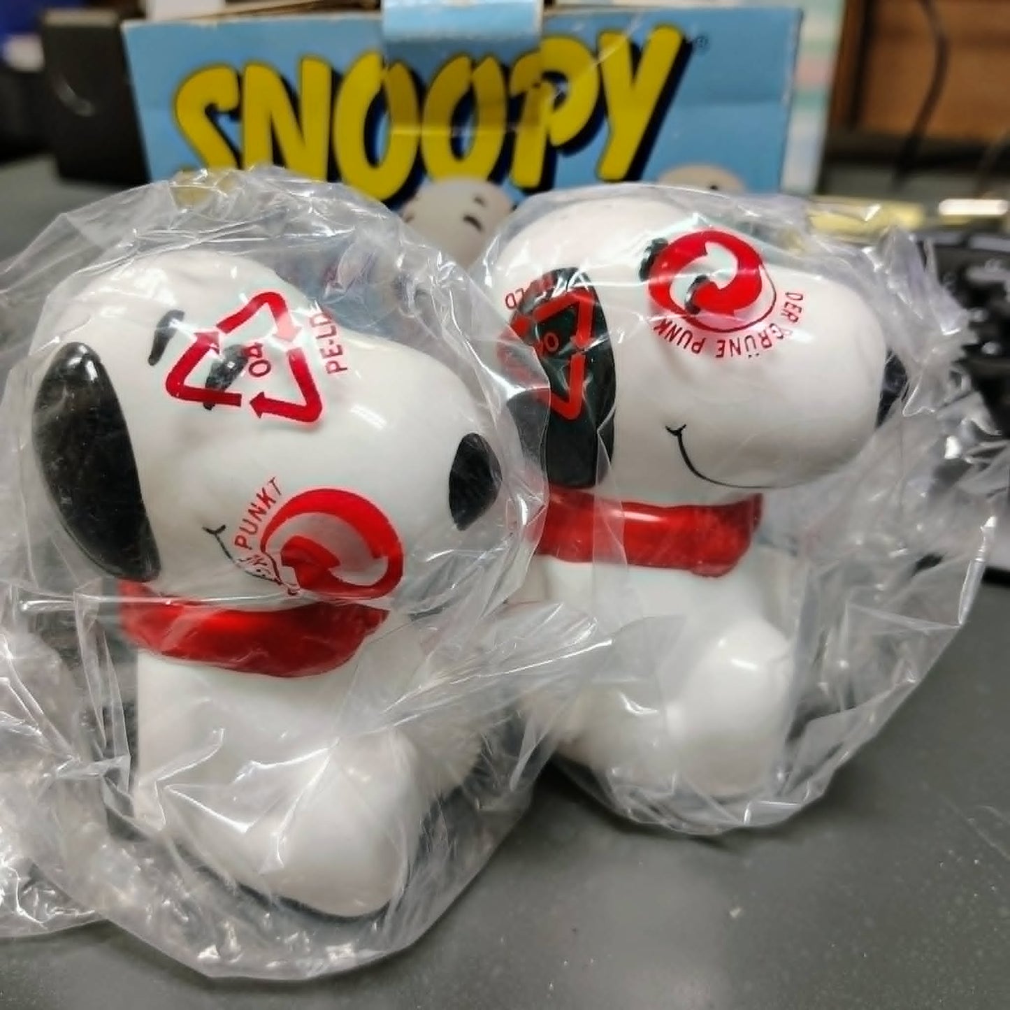 Snoopy Salt & Pepper shakers NOS, 1993 in box
