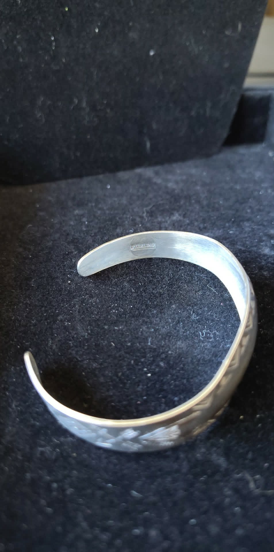 Vintage etched Native cuff bracelet 14g Sterling, unknown maker