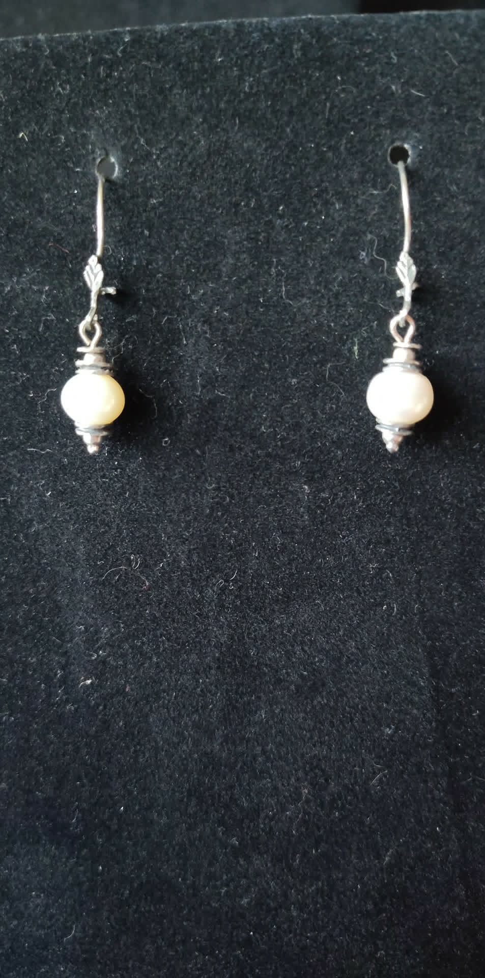 Vintage retired Silpada Sterling 925 Light the way pearl w/ leaf earrings