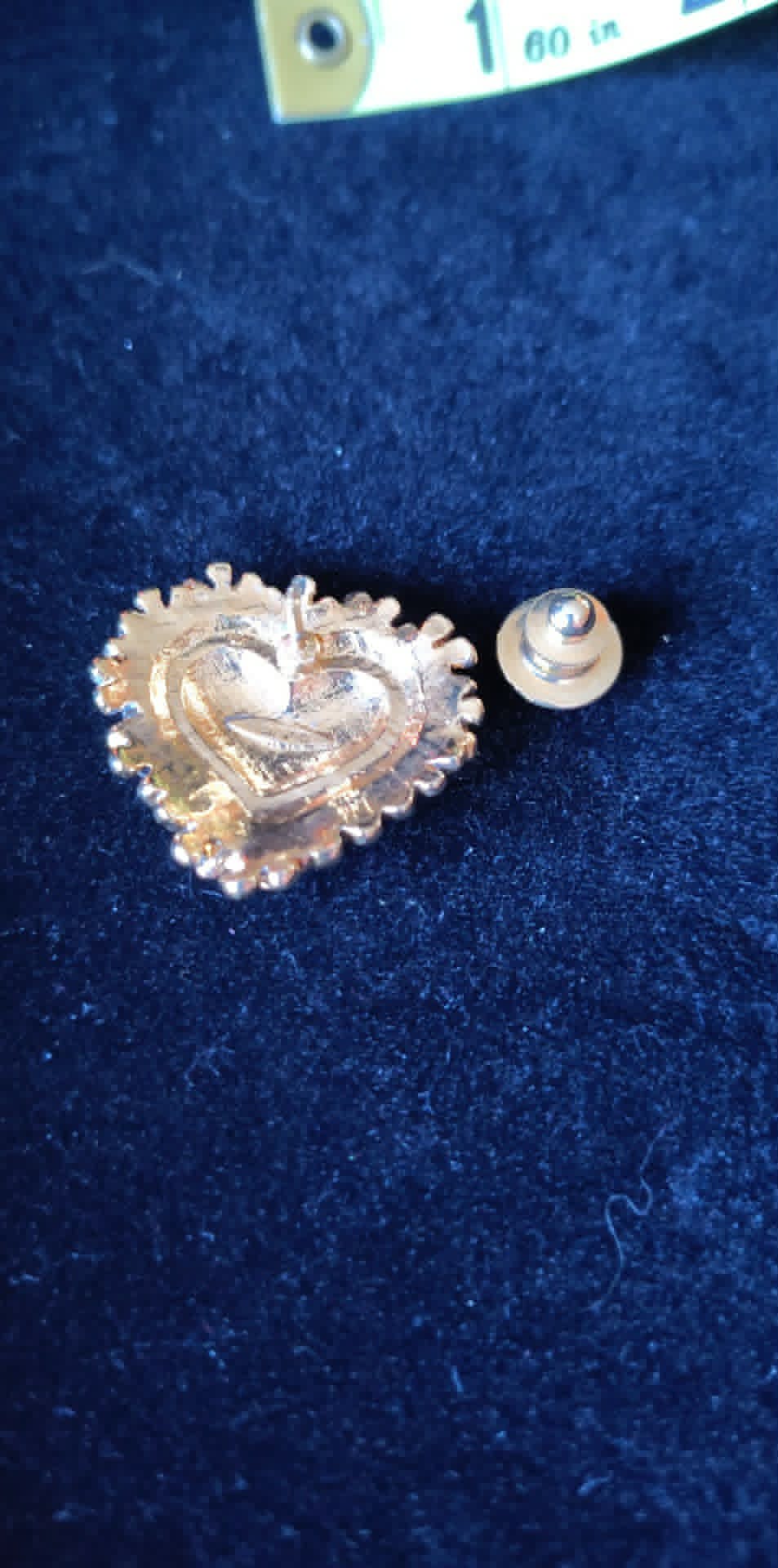 Vintage Avon 1" enamel heart gold toned pin/brooch