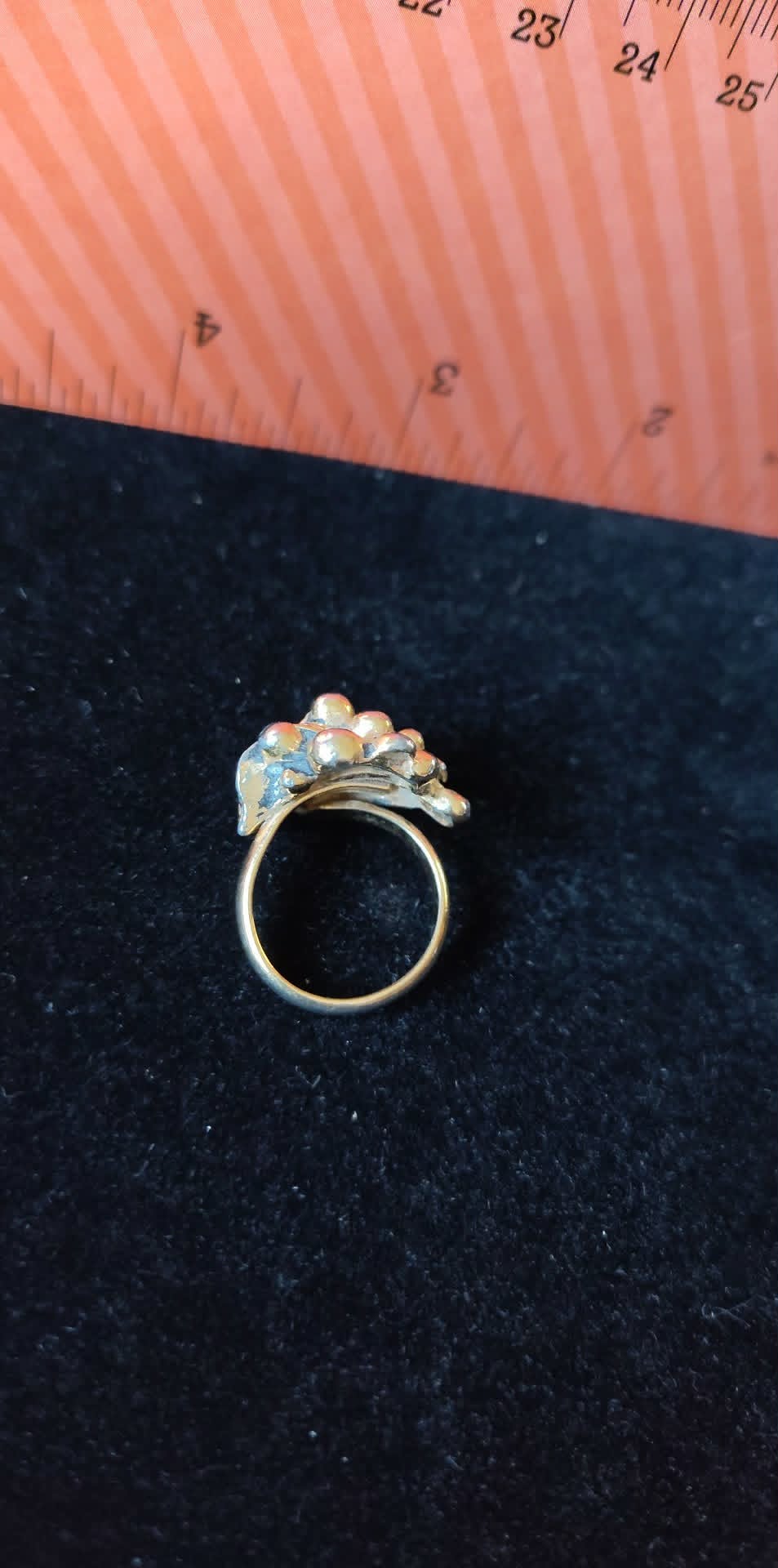 Vintage Sarah Coventry gold tone adjustable cluster grapes ring