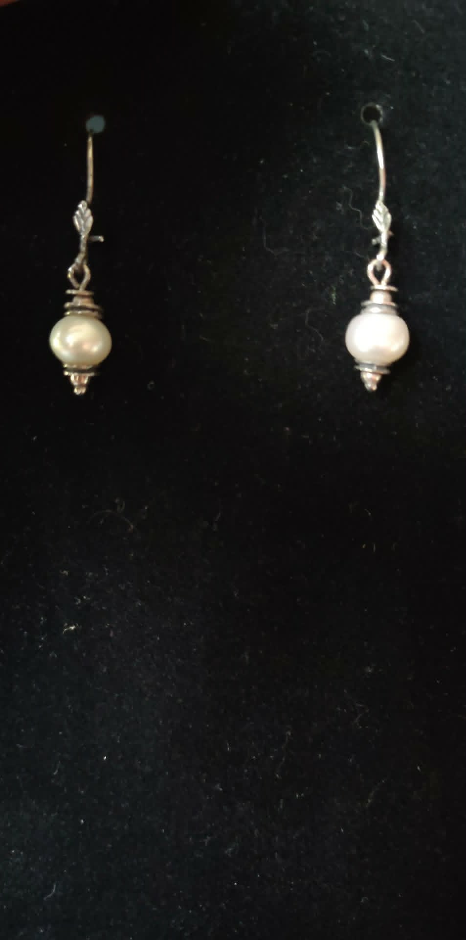 Vintage retired Silpada Sterling 925 Light the way pearl w/ leaf earrings