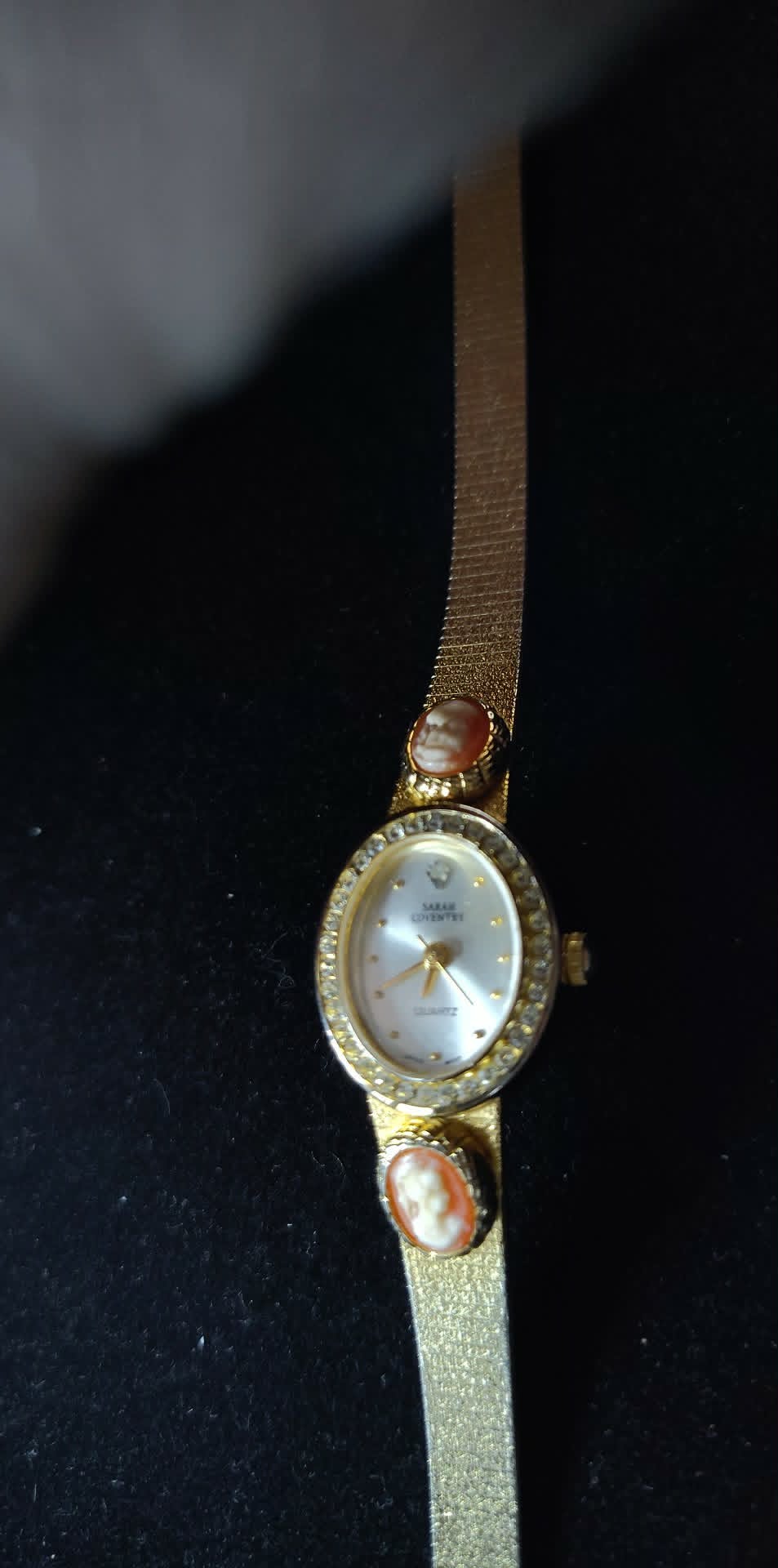 Vintage Sarah Coventry LSC218 Cameo watch, excellent condition