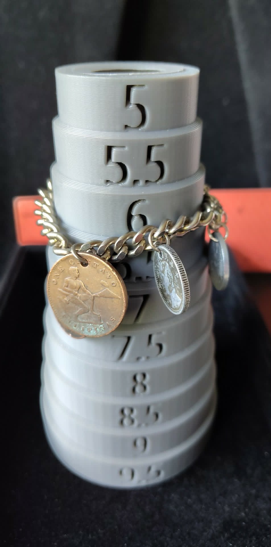 Vintage mixed 8 Foreign coin charm bracelet 7"