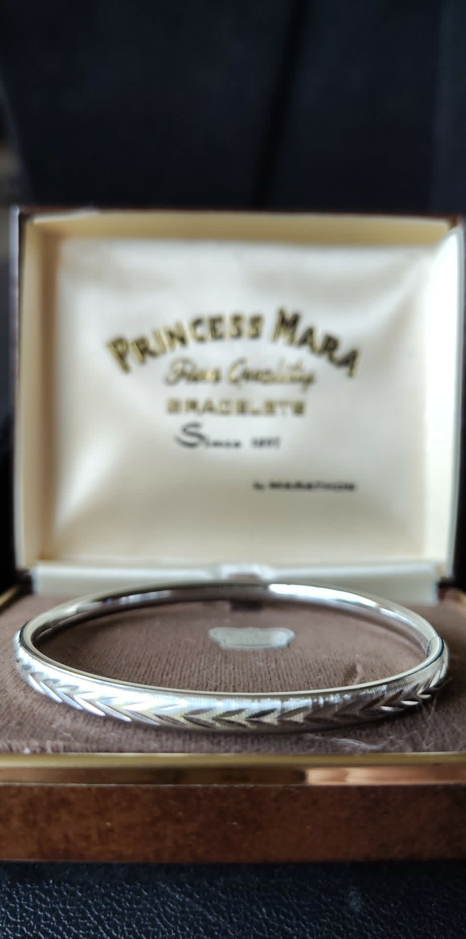 Vintage Princess Mara by Marathon sterling hinged bracelet