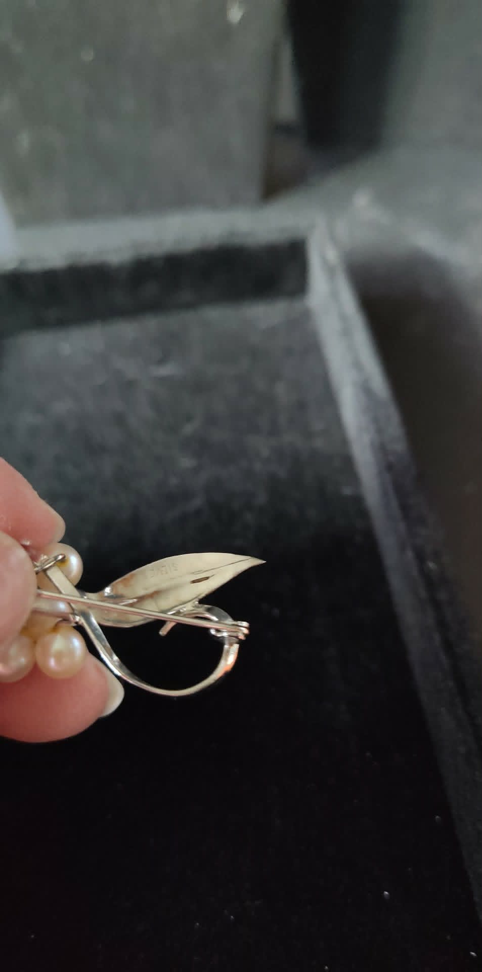 Vintage silver Akoyo pearl brooch