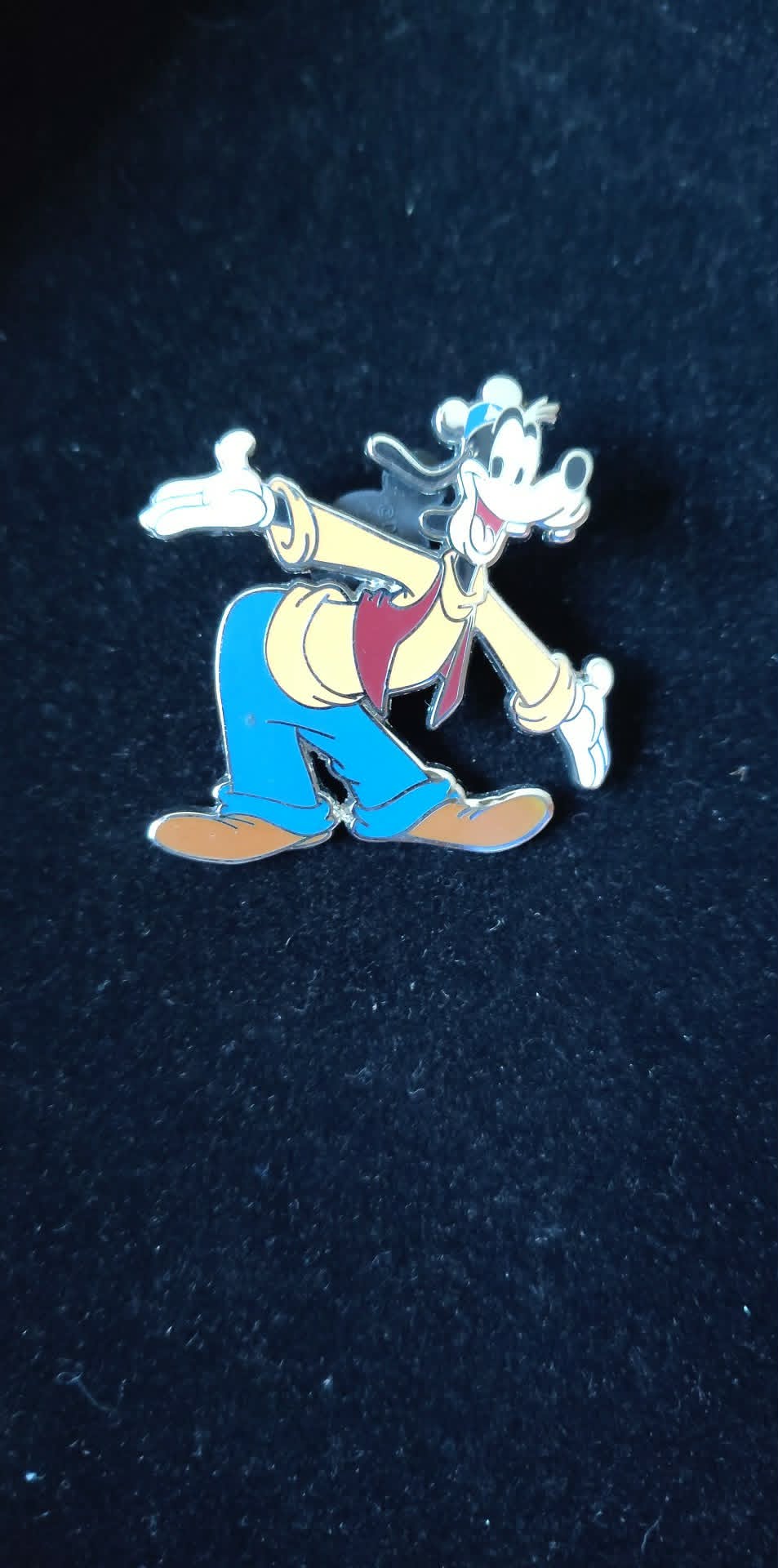 Vintage 2009 Disney Goofy trading pin 'Celebrate everyday ear hat collection'