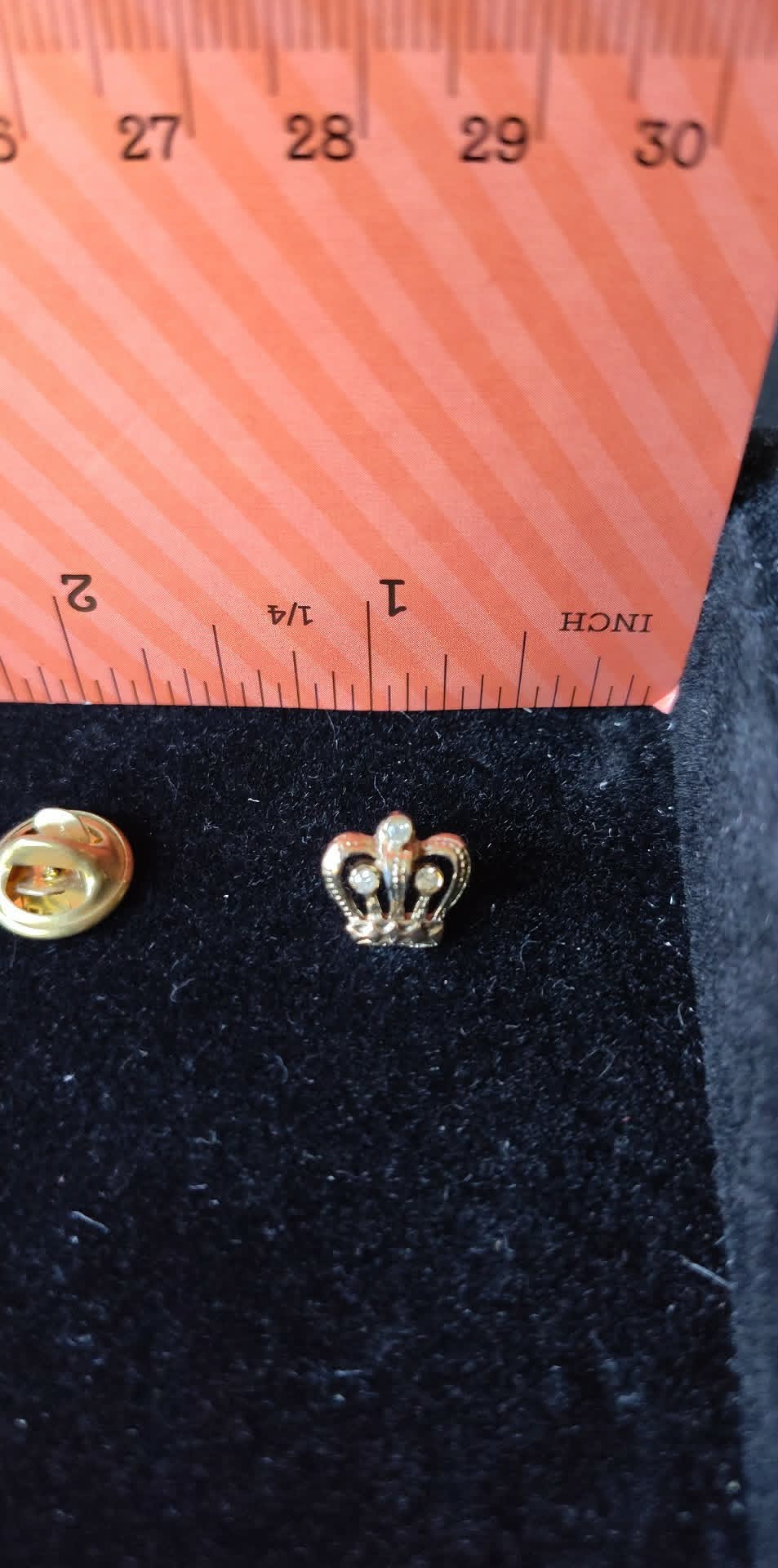Vintage gold-toned small crown, 3 clear stones