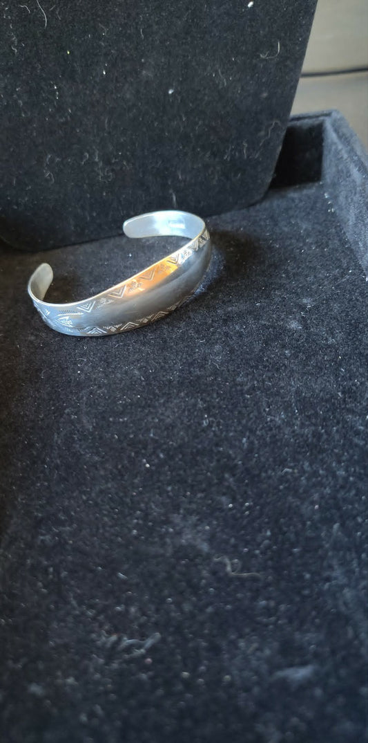 Vintage etched Native cuff bracelet 14g Sterling, unknown maker