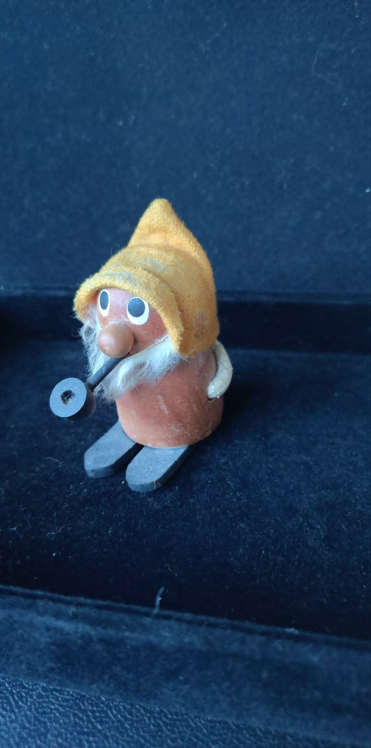 Vintage wooden skiing gnome figure pipe skis Kurt Adler style 1960s Christmas Gonk
