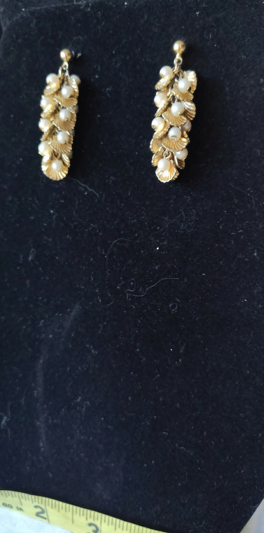 Vintage Avon gold-toned faux pearl waterfall dangle seashell pierced post earrings