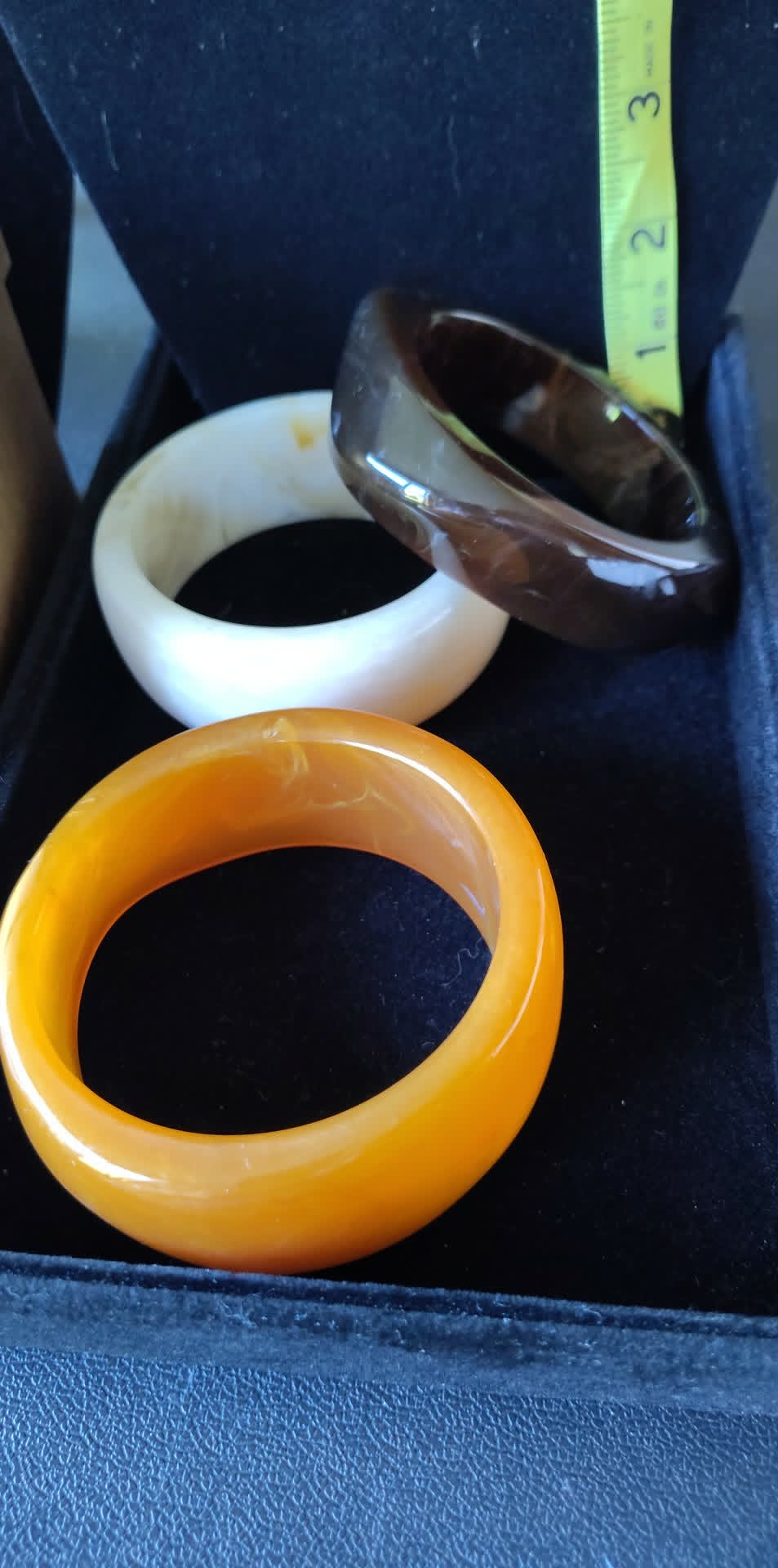 3pc boxed acrylic chunky bangle set, shimmer orange, pearly white, deep brown