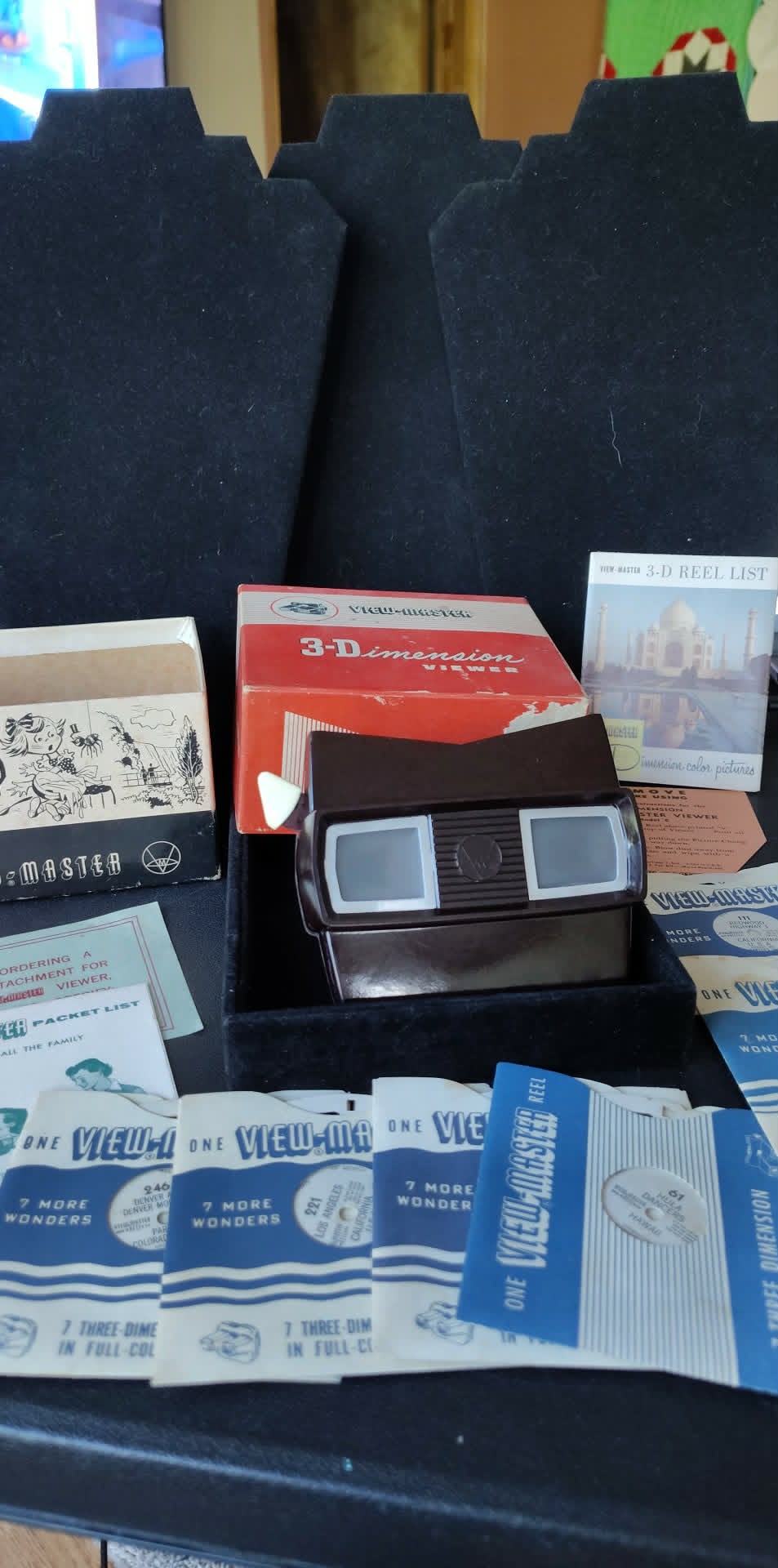Vintage View-Master brown Sawyer Bakelite Model E w/ 6 reels, box