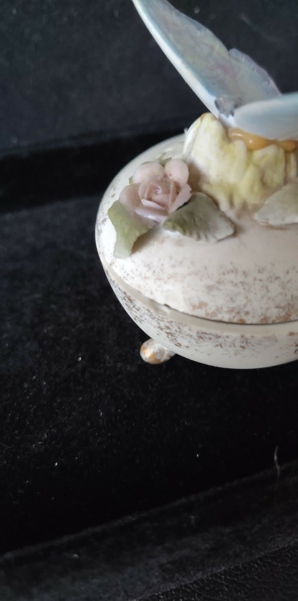 Vintage Lefton butterfly footed trinket box KW22158ESD Japan Canada Sticker