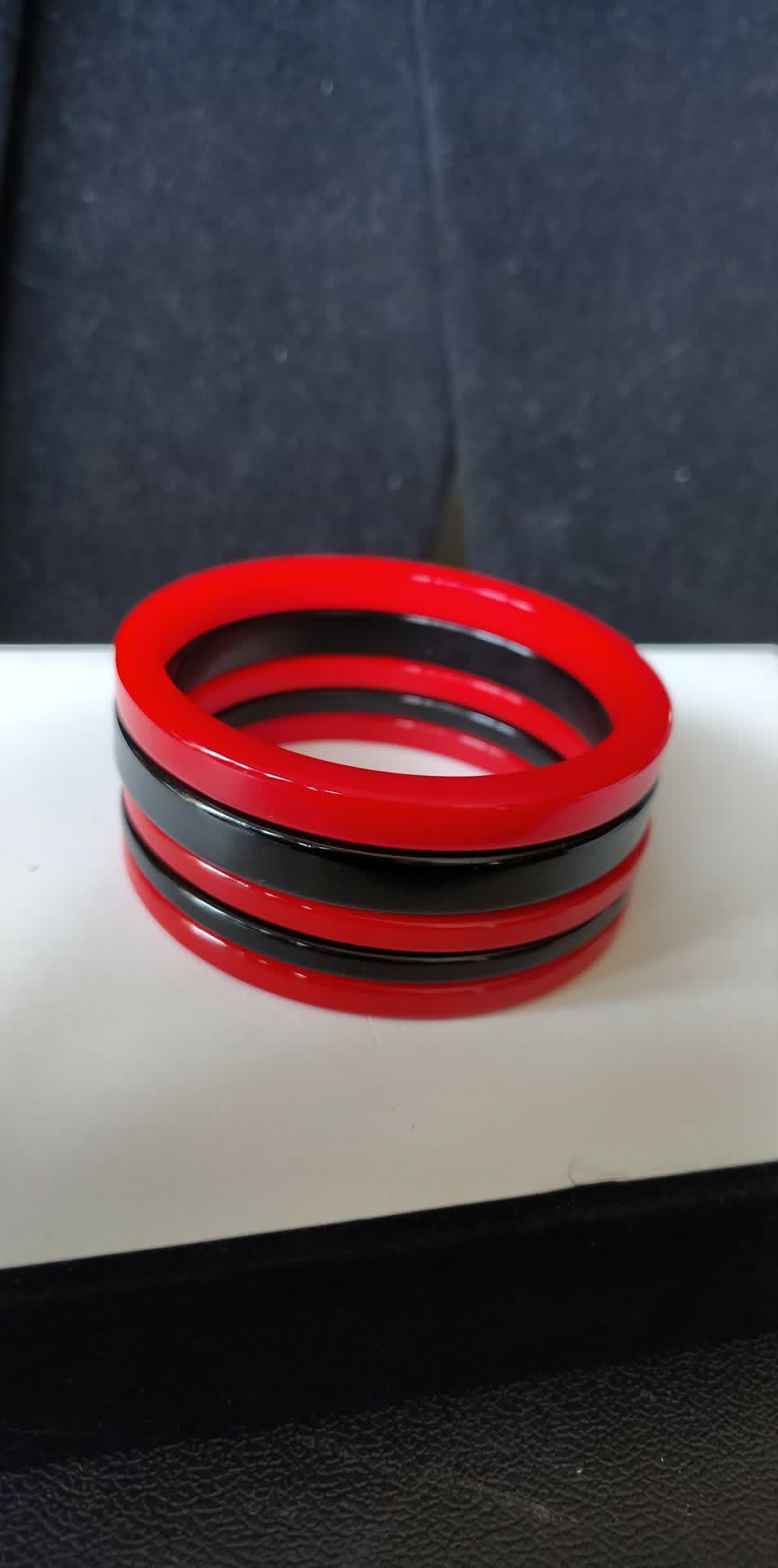 5pc Vintage Bakelite bangles, spacers red & black, 1/4 & 3/16 tested