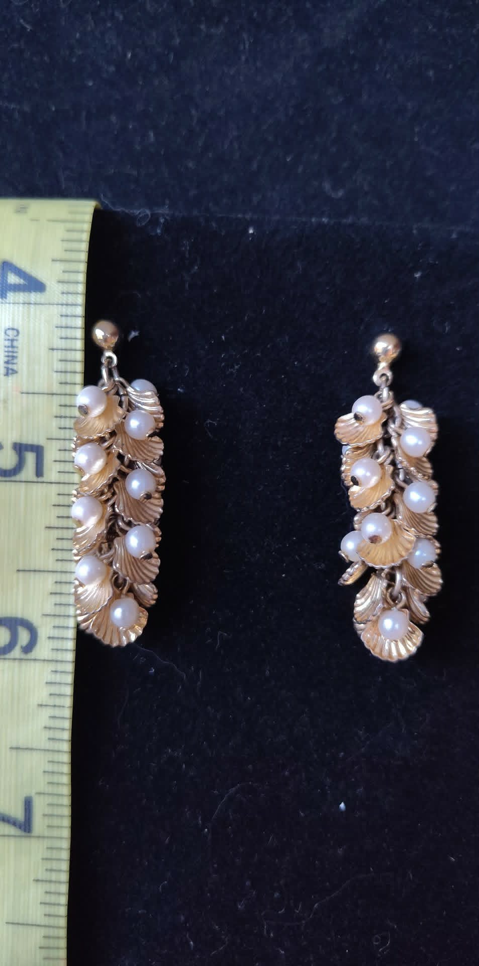 Vintage Avon gold-toned faux pearl waterfall dangle seashell pierced post earrings