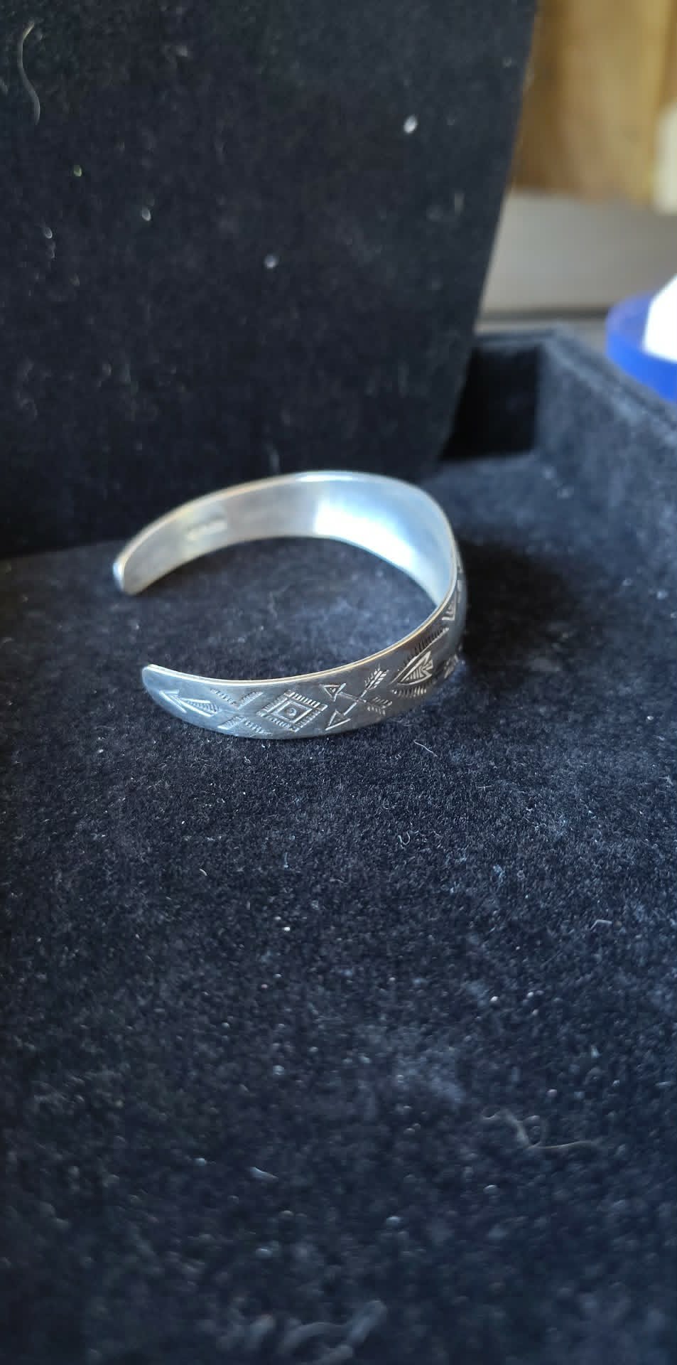 Vintage etched Native cuff bracelet 14g Sterling, unknown maker