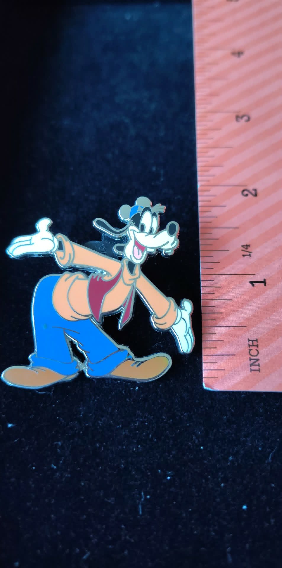 Vintage 2009 Disney Goofy trading pin 'Celebrate everyday ear hat collection'
